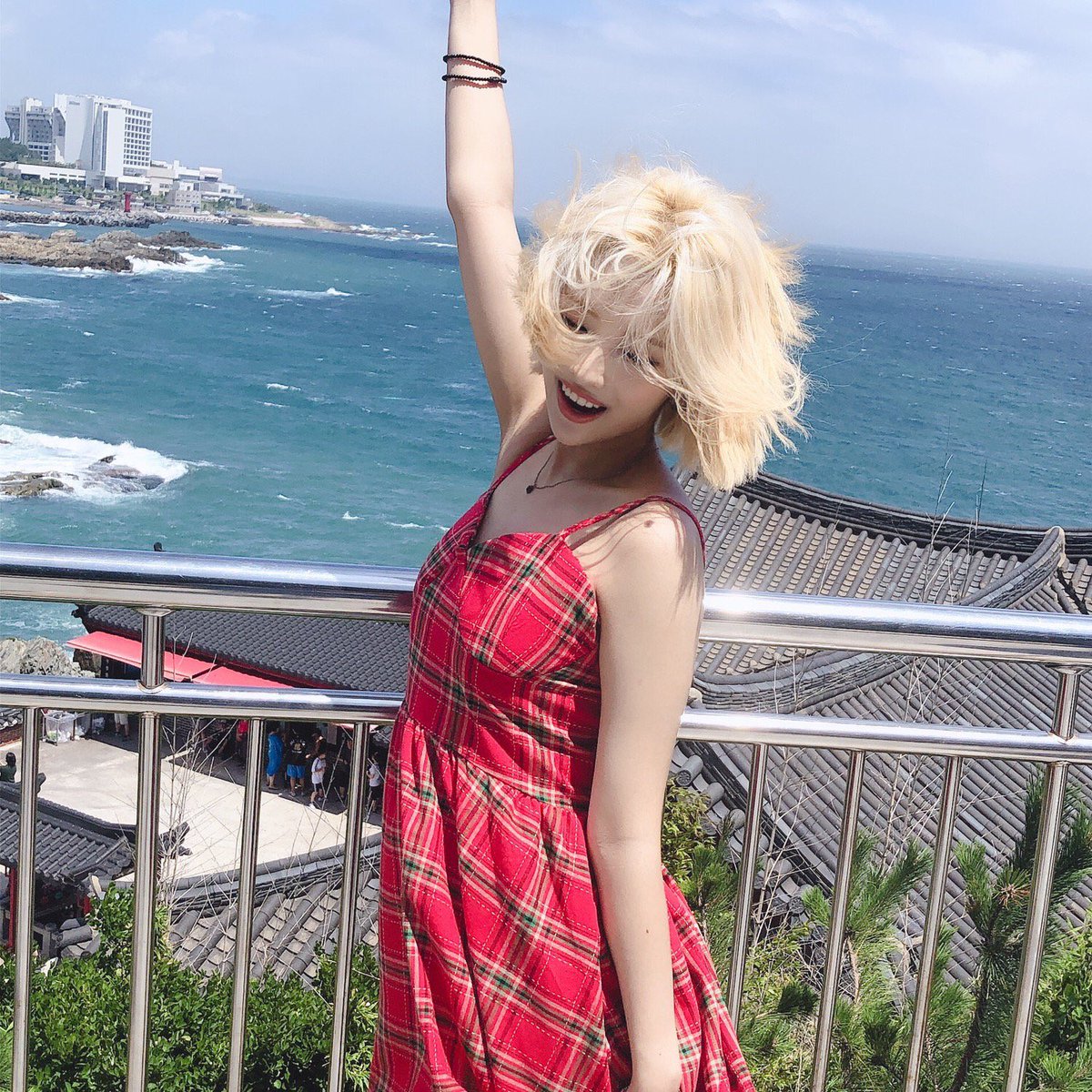 soyeonsarchive's tweet photo. PLEASE... i love her https://t.co/R6vAiNfhW8