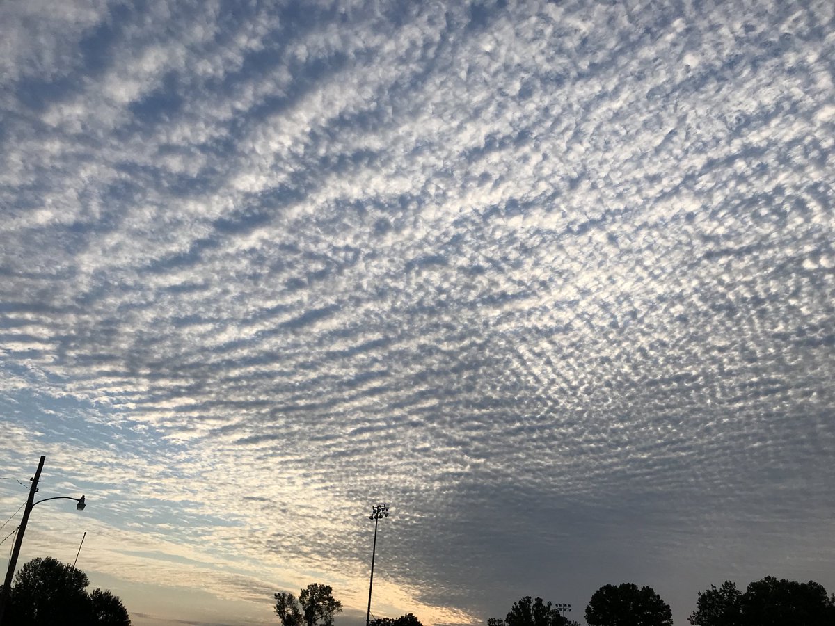 mboley013's tweet image. Cool clouds this morning!! #clouds #cloudporn #beautiful #nofilter @KATVToddYak