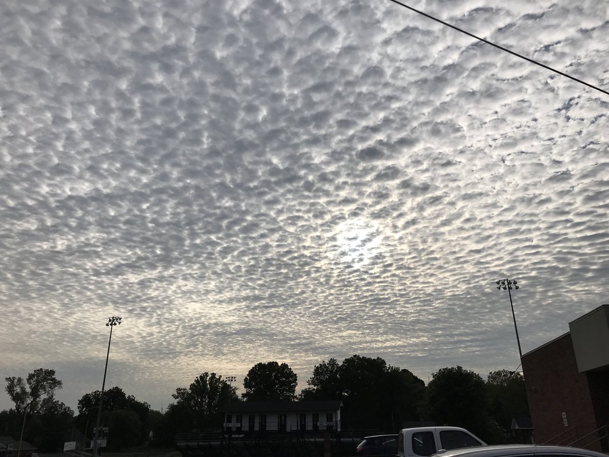 mboley013's tweet image. Cool clouds this morning!! #clouds #cloudporn #beautiful #nofilter @KATVToddYak