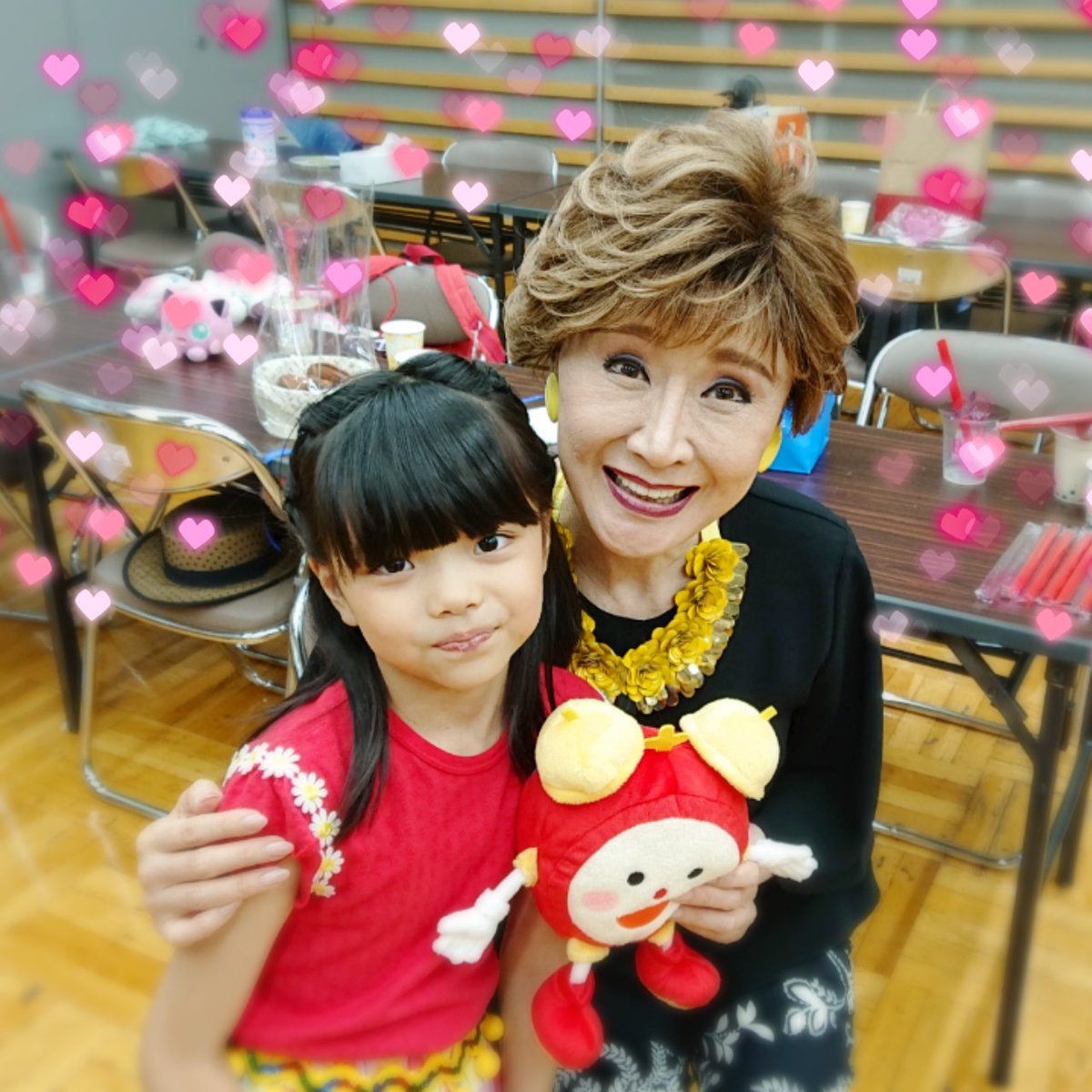 Twitter 上的 小林幸子 お天気がちょっと心配な めざましサマーライブ でしたが はんなちゃんのラスボス しょこたんてるてる坊主 のお陰で 雨もほとんど降らずに終わりました はんなちゃん ポケットにファンタジー すっごく練習してくれて 完璧でした