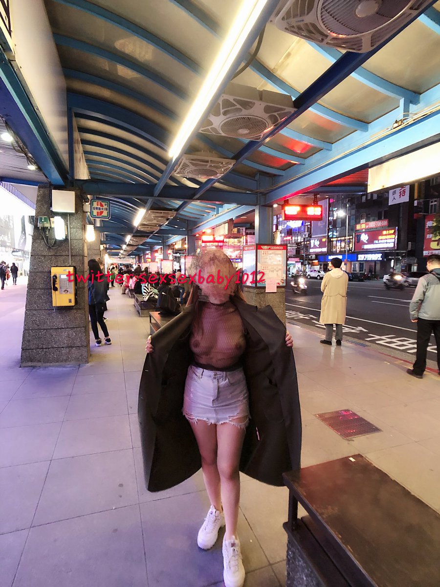 sexsexbaby1012's tweet photo. 後面都是人😜😜😜😜😜 https://t.co/O05XjqLBoK
