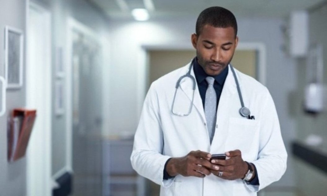 SprintBizHou's tweet photo. You're a Hospital or a Healthcare Agency. Question: What if a file gets transmitted on a personal phone?
https://t.co/Cp83hTxLh8 #Movius #SprintMultiline #homecare #hospitals #EVV #HIPAA #Healthcare #Atlanta #PatientCare #textmessaging #privacy https://t.co/CbX83h2JGg