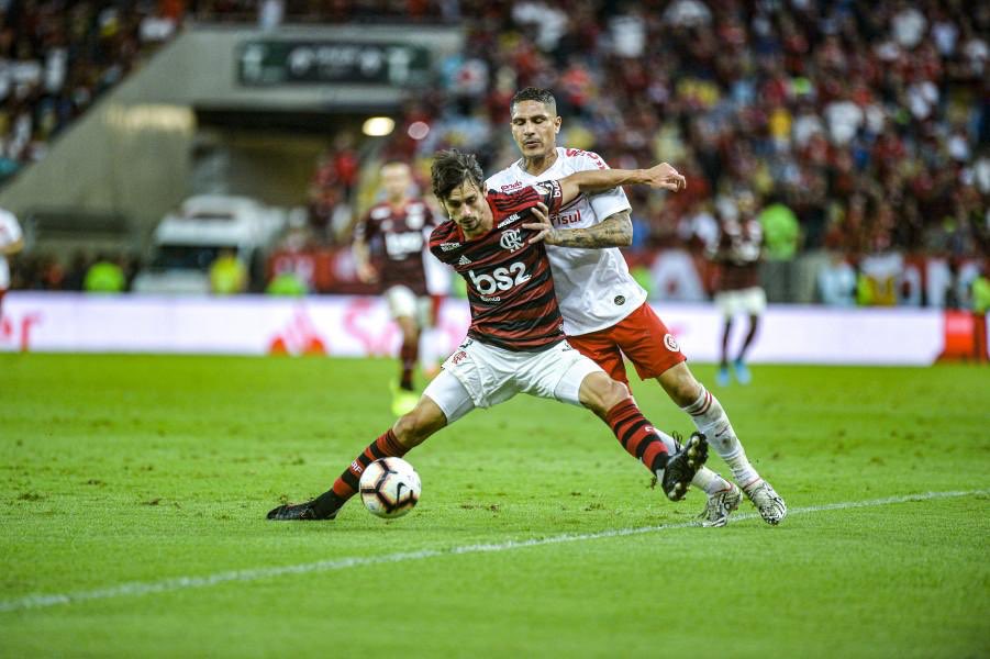 RCaio03's tweet photo. Feliz em voltar a fazer o que mais amo com essa atmosfera incrível no Maracanã . Vamos em frente 🔴⚫️ #issoaquiéflamengo #obrigadoDeus #quetorcidaessa https://t.co/oqtoaon8wI