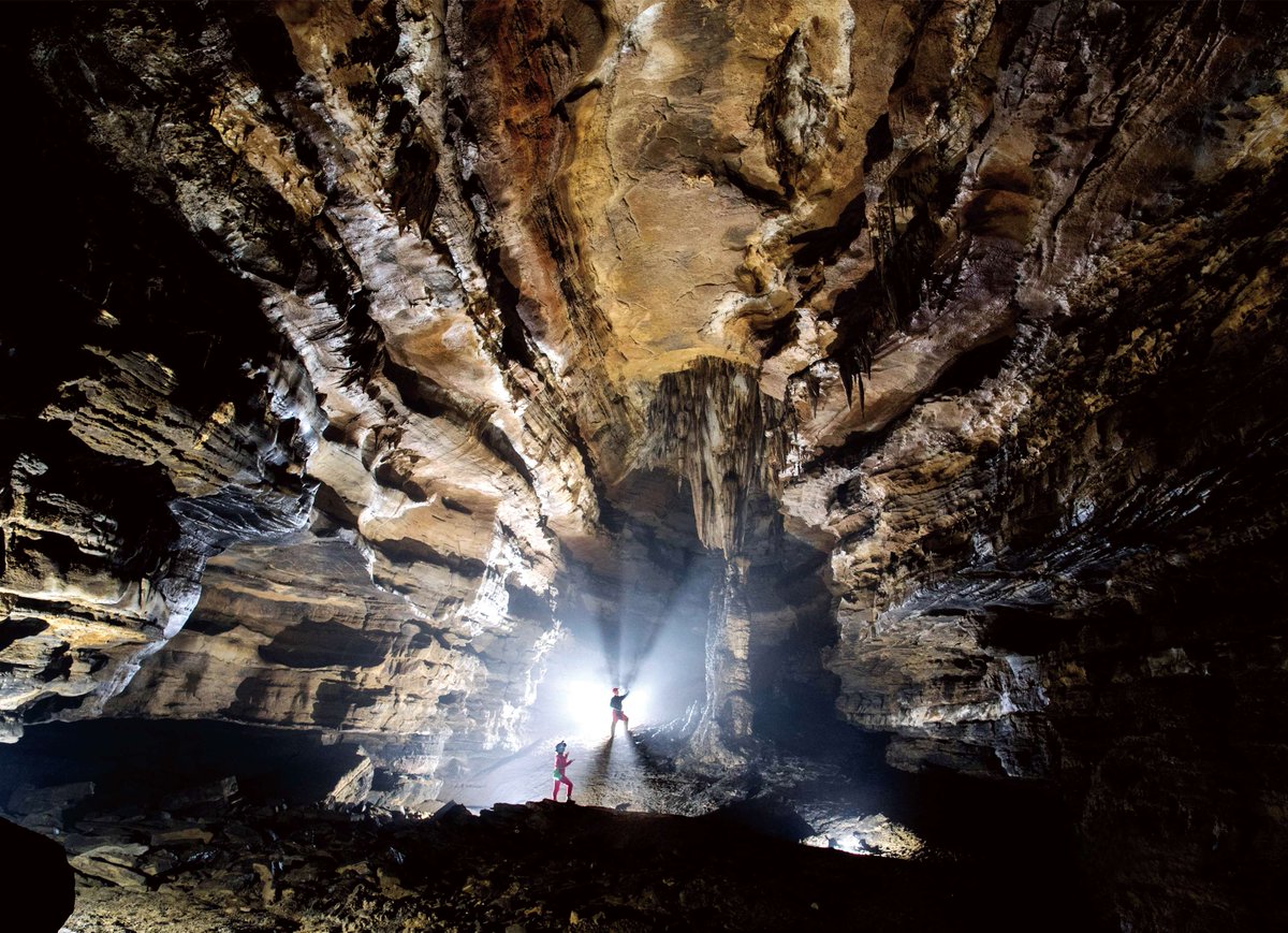 VivirenGuizhou's tweet photo. Guizhou, ubicado en la parte central del área donde se concentran paisajes karst de China, tiene una gran variedad de terrenos y paisajes kársticas, pero lo que mucha gente no sabe es que los paisajes kársticos subterráneos de Guizhou están aún más desarrollados.#VivirenGuizhou https://t.co/Tdh2idDHKV