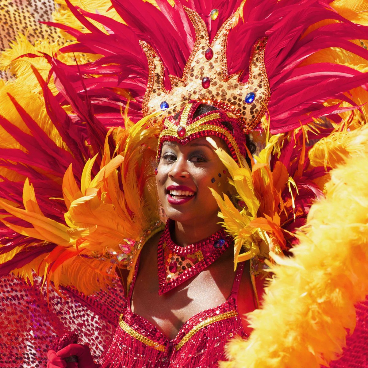 thedictionary's tweet image. Are you looking forward to Notting Hill Carnival this weekend? We&apos;re super excited! It&apos;s certainly one of the Europe’s biggest street festival and so much fun! What&apos;s the best, we still have some beds left if you&apos;re looking for the place to stay! 😍🌈🌞