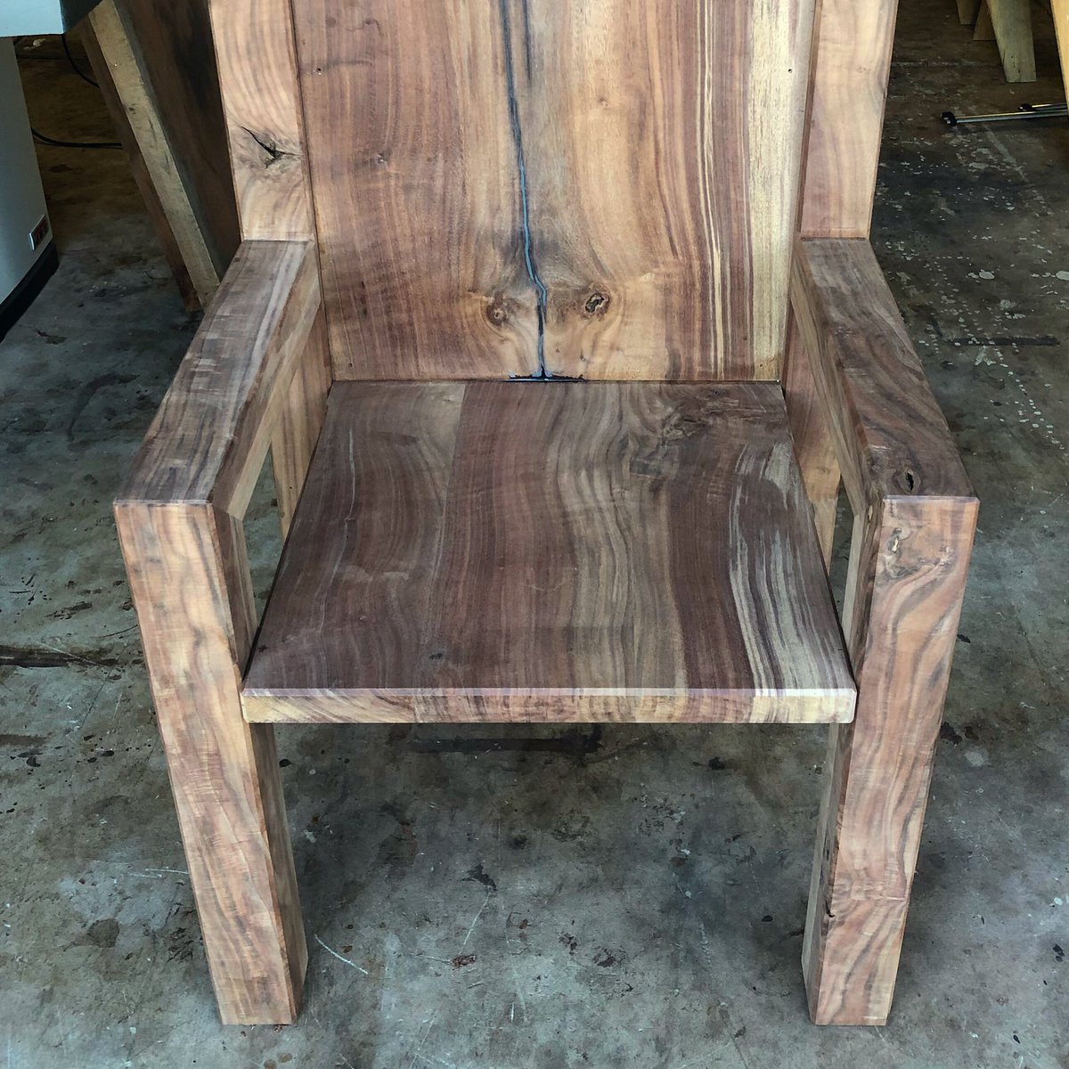MattWoodworks's tweet photo. Everything is all dry fitted with dominos &amp; ready for glue, also added a chamfer all around each edge, coming along!
•
•
•
#mww #danbilzerian #wood #woodwork #woodfurniture #bestigwoodworking #mywworg #dowoodworking #woodworkcraft #fabrication #americanmade #mattswoodworks https://t.co/PJIJZxAveD