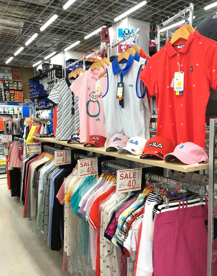 Bic_kawasaki's tweet photo. ただいま２階ビックスポーツでは、『クリアランスSALE』を開催中！
当社指定2019春夏のゴルフウェアが＜最大４０％OFF＞⛳
フィッティングルームもあり、ズボンの裾上げも承っておりますので、ぜひご利用くださいませ！
#ゴルフ  #ゴルフ女子 #SALE https://t.co/qQZEInXcnH