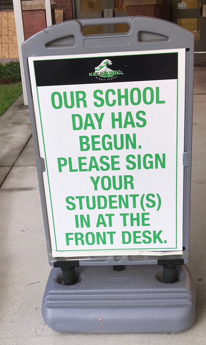 Academic__Angel's tweet image. ⁦@CFAlionsr2⁩ ⁦@KMMWaves⁩ ⁦@LakeCarolina1⁩ What a premier start to the new school year!  #qualityteaching #qualitylearning #thechildrenarewell!