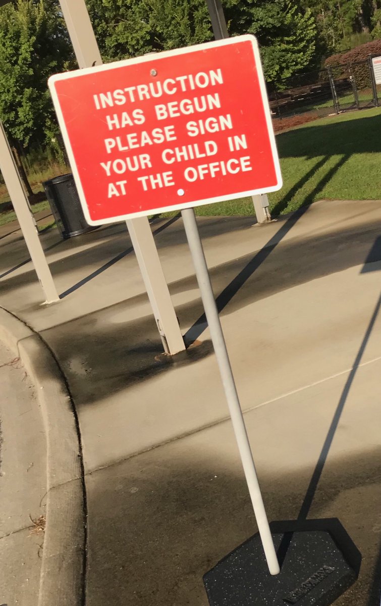 Academic__Angel's tweet image. ⁦@CFAlionsr2⁩ ⁦@KMMWaves⁩ ⁦@LakeCarolina1⁩ What a premier start to the new school year!  #qualityteaching #qualitylearning #thechildrenarewell!