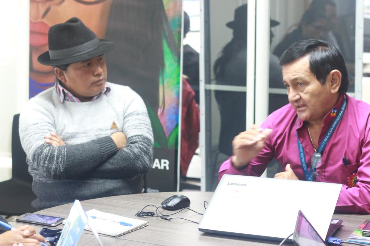 SEIBEec's tweet photo. 1/4: Cumbre #Ecuarunari - #SESEIB | Jornada intensa de trabajo se vivió este día en que la @ecuachaskiecua, encabezado por @TenesacaGustavo, dirigente de Educación y @gayas_jaime, Secretario del #SEIB mantuvieron una reunión informativa sobre la situación real de esta Secretaría. https://t.co/K4zjWe8FHG