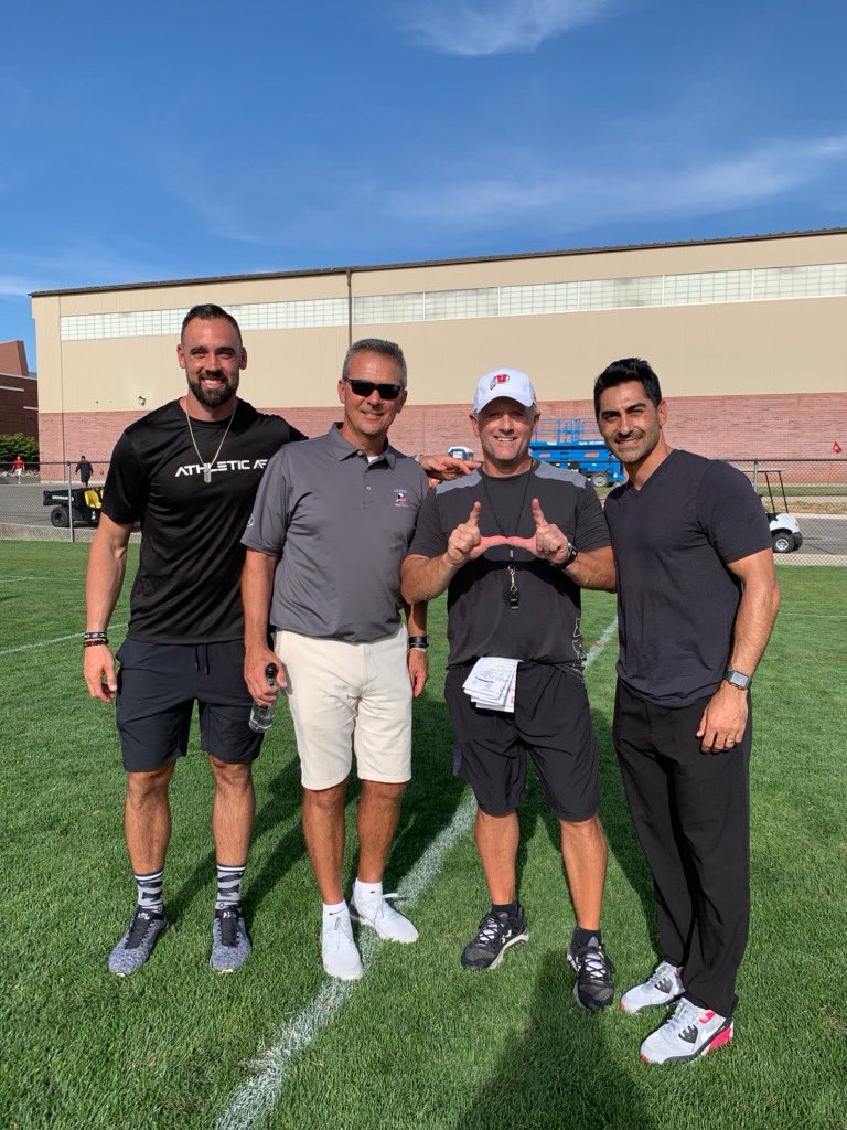 Utah_Football's tweet photo. We had a very special guest at practice today. Thank you to @OSUCoachMeyer for stopping by his old stomping grounds! 

#GoUtes https://t.co/D2ZlvGsbLk