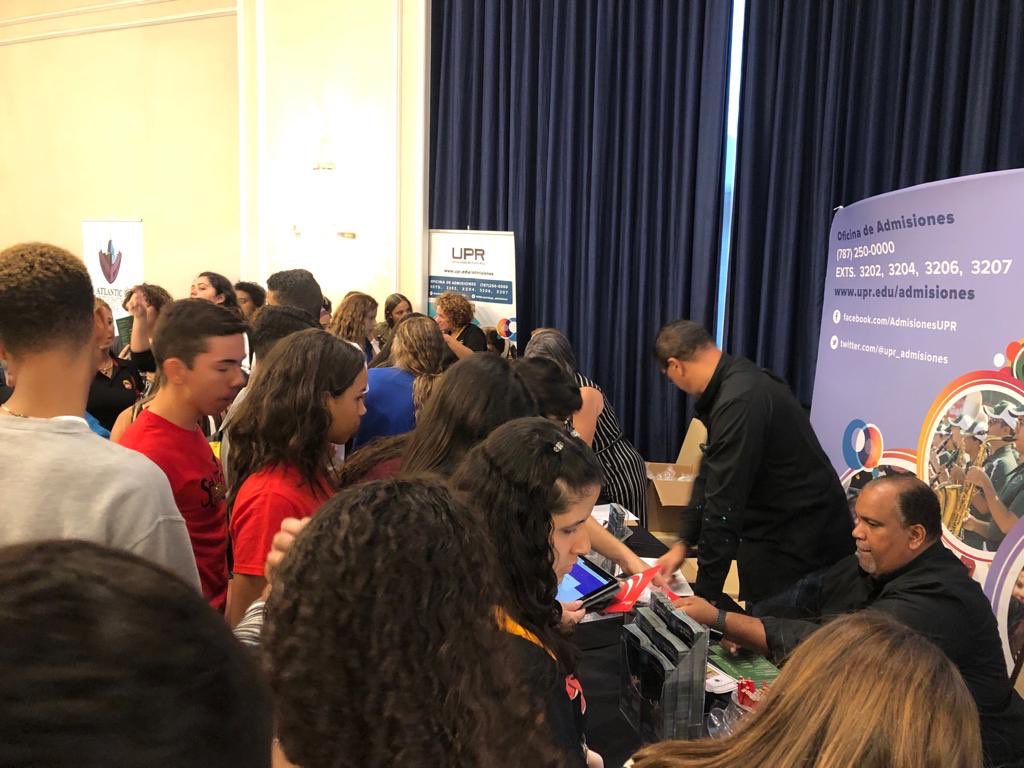 UPR_Oficial's tweet photo. #FuturoUPR I La @UPR_Oficial promueve su oferta académica en la feria universitaria Autopista Américas hoy y mañana en el Hotel San Juan. https://t.co/seldSaipH6