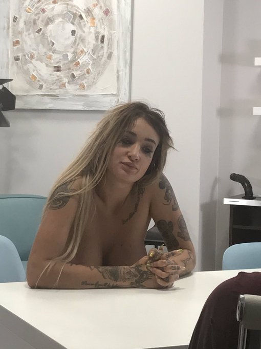 Previously on set: @Daisylee_xxx: &bdquo;I feel like after a fight!&ldquo; @ShadyProducer: &bdquo;You also look like after<a class="tags" target="_blank" title="On Twitter" href="/?out=eyJ0eXAiOiJKV1QiLCJhbGciOiJIUzUxMiJ9.eyJpYXQiOjE3MjQ2MDA3ODcsImlzcyI6InR3cG9ybnN0YXJzLmNvbSIsIm5iZiI6MTcyNDYwMDc4NywiZXhwIjoxNzU2MTM2Nzg3LCJyZWRpcmVjdF91cmwiOiJodHRwczovL3R3aXR0ZXIuY29tL0RhaXN5bGVlX3h4eCJ9.otO53-8BWtHf68ZvLKBZELRtwBb8_-uu0zktxoTX3G2ANSQy96nn10-hrk52XnB5w_8ghZhdsUOrBIyXHx6zbA">@Daisylee_xxx</a><a href="/tag/shadyproducer"class="tags"><span>#shadyproducer</span></a>