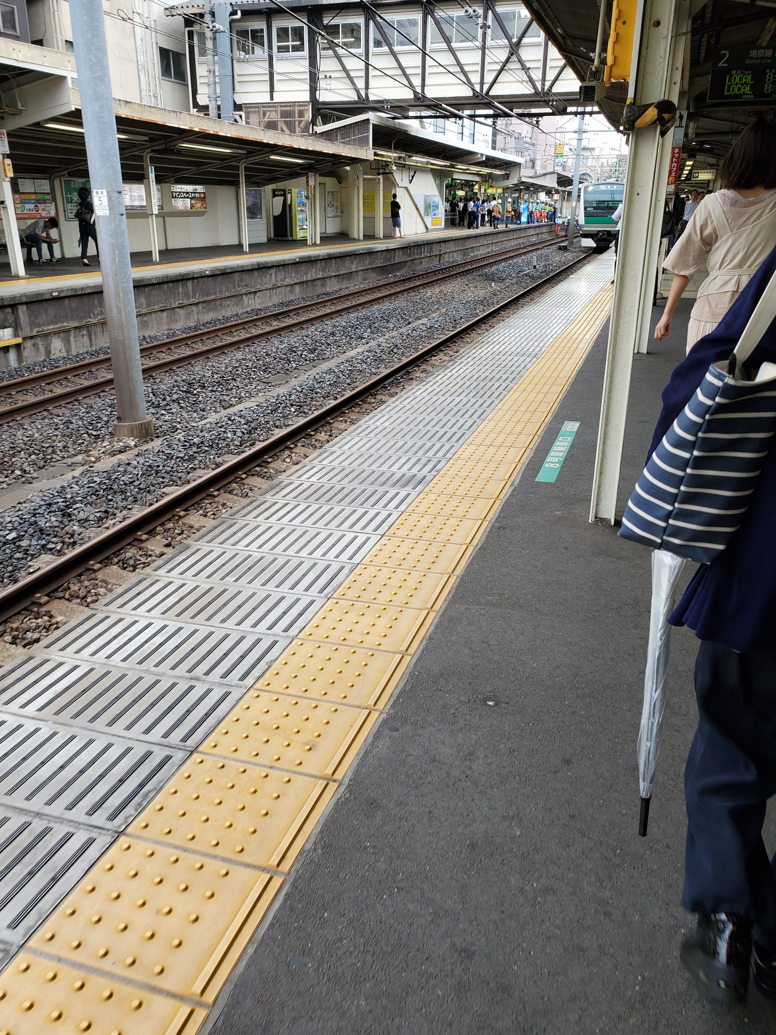 埼京線の十条駅で人身事故が起きた現場の画像