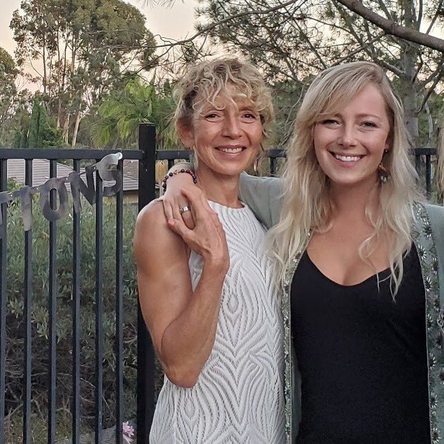 Techhygiene's tweet image. Treasured mother-daughter moments 🙏🏻❤️
#family #unplug #selfcarethreads  #disconnecttoreconnect #mindfulness #mindfultech #nourishinghabits #lookup ift.tt/30p4pAD