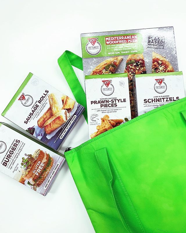 Our @frysfamily hampers ready for delivery! Have you tried the new woodfired pizzas?😍🍕They’re perfect for a quick, easy and nutritious dinner. The sausage rolls are also a crowd pleaser👏🏻 Head to your nearest @colessupermarkets or @woolworths_au to p… ift.tt/2TPH0G6