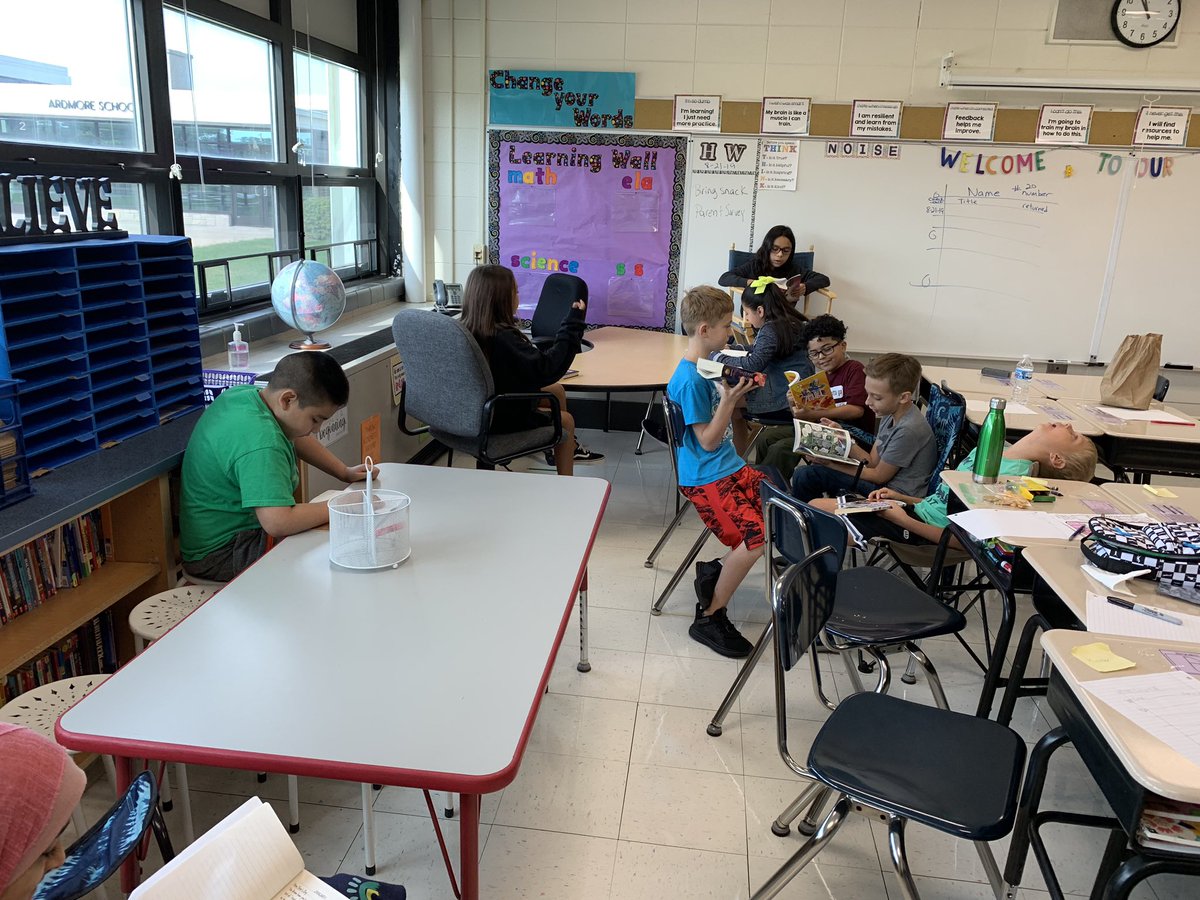 MrsGuidosclass's tweet photo. Love “opening day” of our library! The excitement of the first book of the year is contagious!#ASD4All #readersareleaders @ardmoreschool4 https://t.co/5E1RhZzbYU