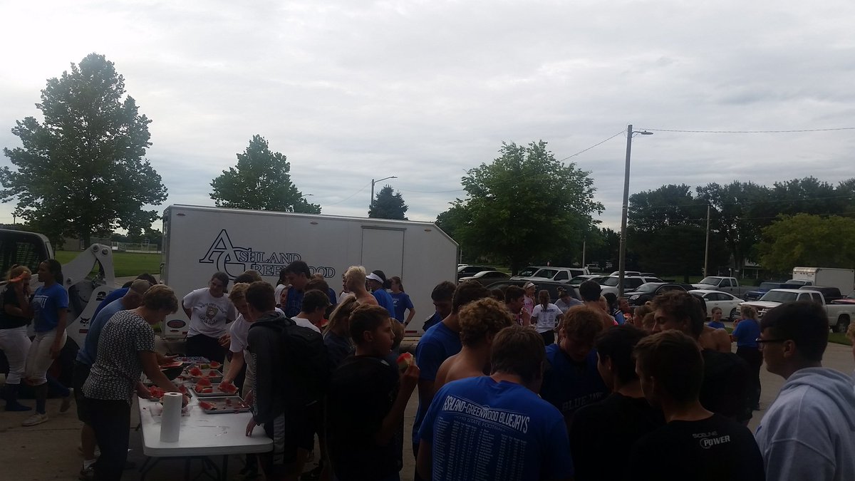 FCAag's tweet photo. Serving over 130 Athletes and Coaches is such a Awesome Joy!!  Incredible group of people!  Excited for fall!!  #Audienceof1 #playin4theLord https://t.co/xtmYAEaVHd