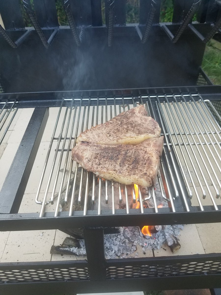 Royr9444's tweet photo. Tbones on the new grill. #sharethegrill #grillskill #bbq #grillpics #circleyfarmbeef https://t.co/UOdWKvM1DN