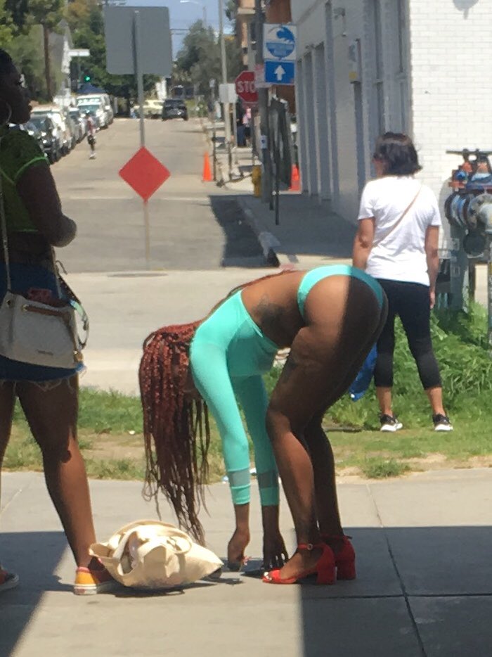 Beach__Creep's tweet photo. #CollegeCutie #CollegeBooty #BeachCreep #VeniceBeachCreep https://t.co/h5RLXAn53m