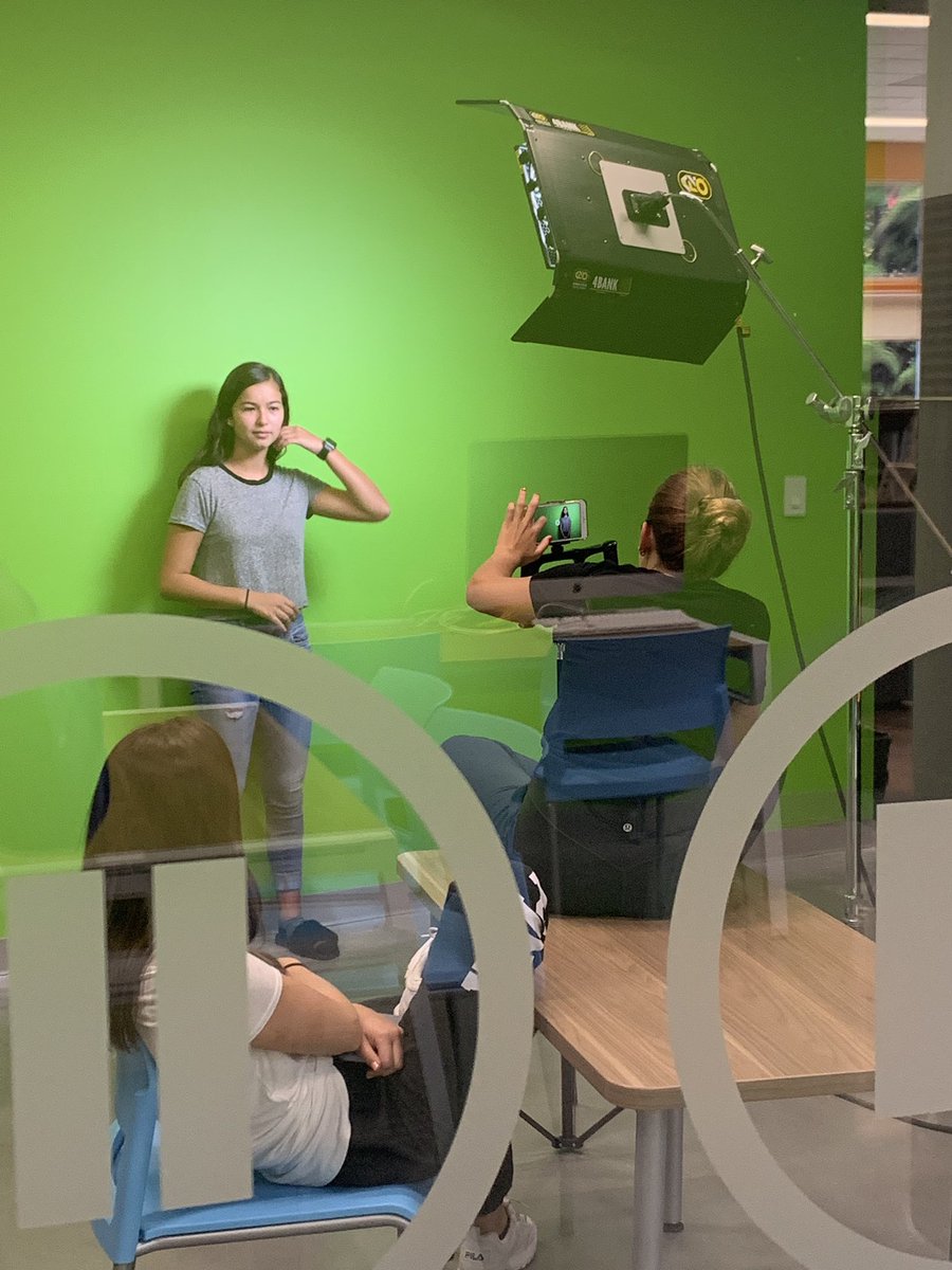 jorgecolungaa's tweet photo. Students learning about chroma key compositions. Filmed on location in the audio visual center and edited with Adobe Premiere. This VFX will be a part of their class practice. #DigitalVideoEditing #Tech @AdobePremiere #ASFMlearns @ASFM_official https://t.co/qvKLKthG1F