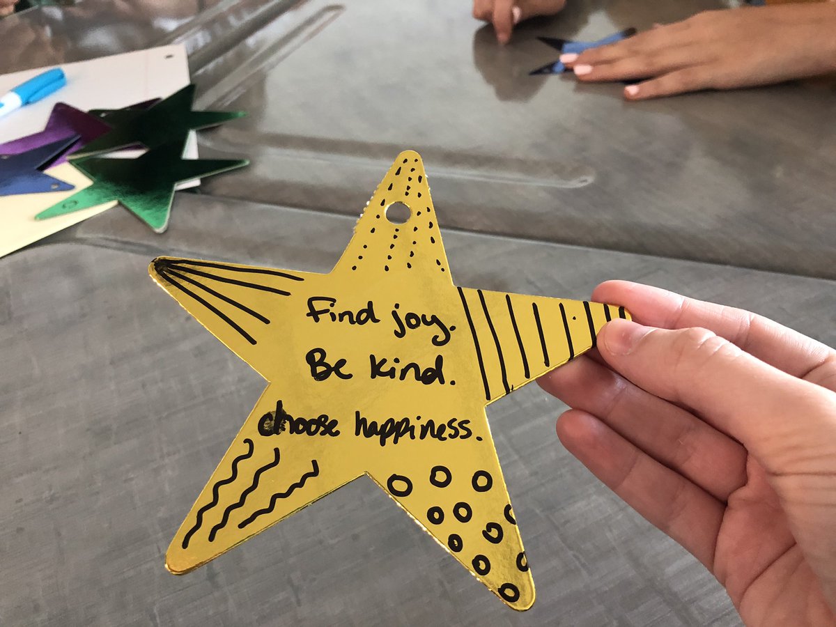 HollySullivan4's tweet photo. @MrsWalter_KCHS Find joy, be kind, choose happiness.  #6wordmantra https://t.co/whLOIkSj1l