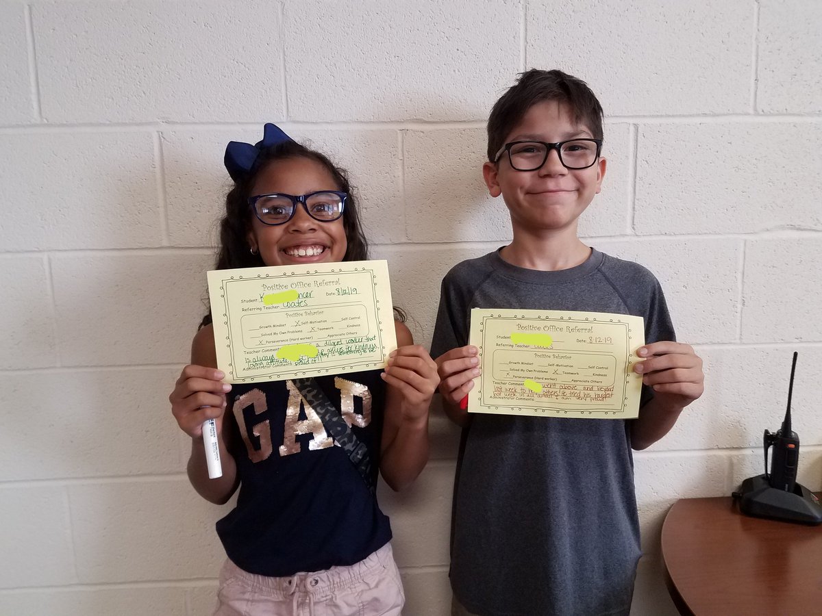 McCartneyRanch's tweet photo. Did you know, students at McCartney can get an office referral...for positive things?!! Students get to sign the principal's wall for working hard and helping others. #AllSmiles #MadeMyDay #MustangPride https://t.co/OOZEexQ473