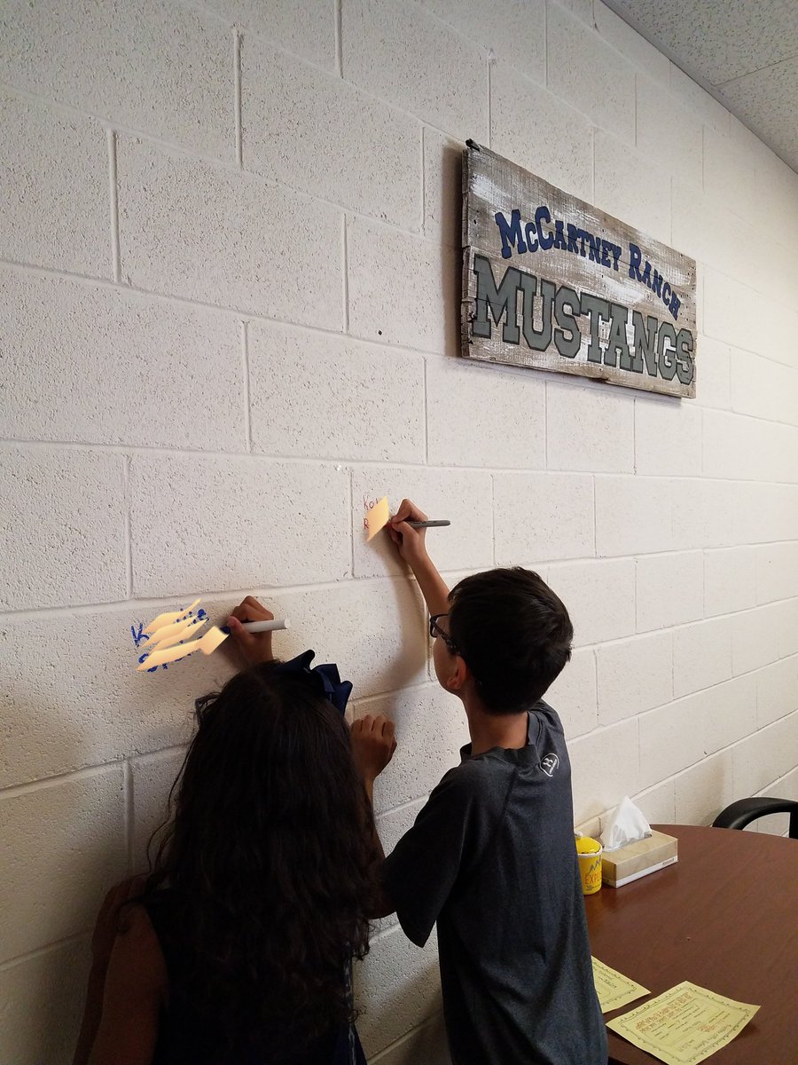McCartneyRanch's tweet photo. Did you know, students at McCartney can get an office referral...for positive things?!! Students get to sign the principal's wall for working hard and helping others. #AllSmiles #MadeMyDay #MustangPride https://t.co/OOZEexQ473