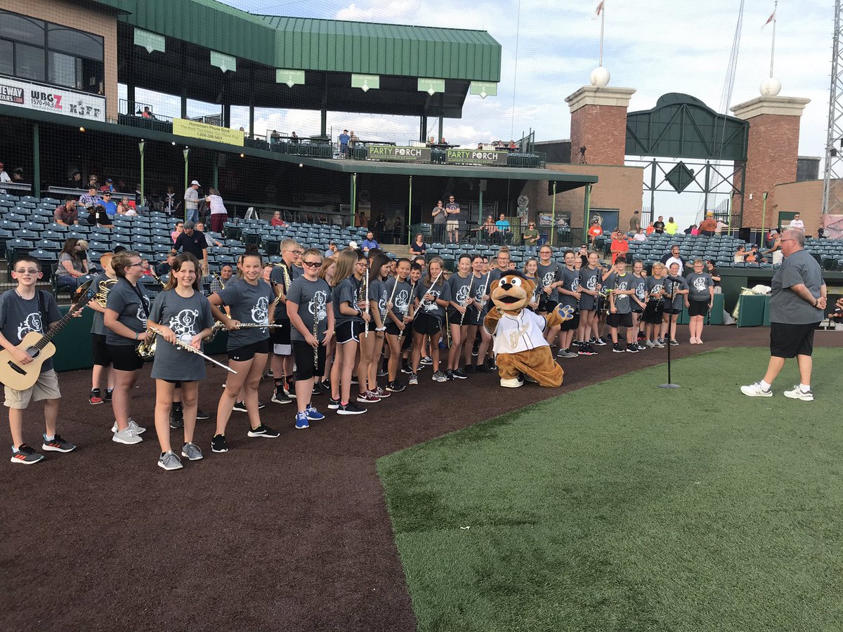 The Wesclin Middle School Band did a great job playing the National Anthem at the Grizzlies game! #wesclinwarriors
