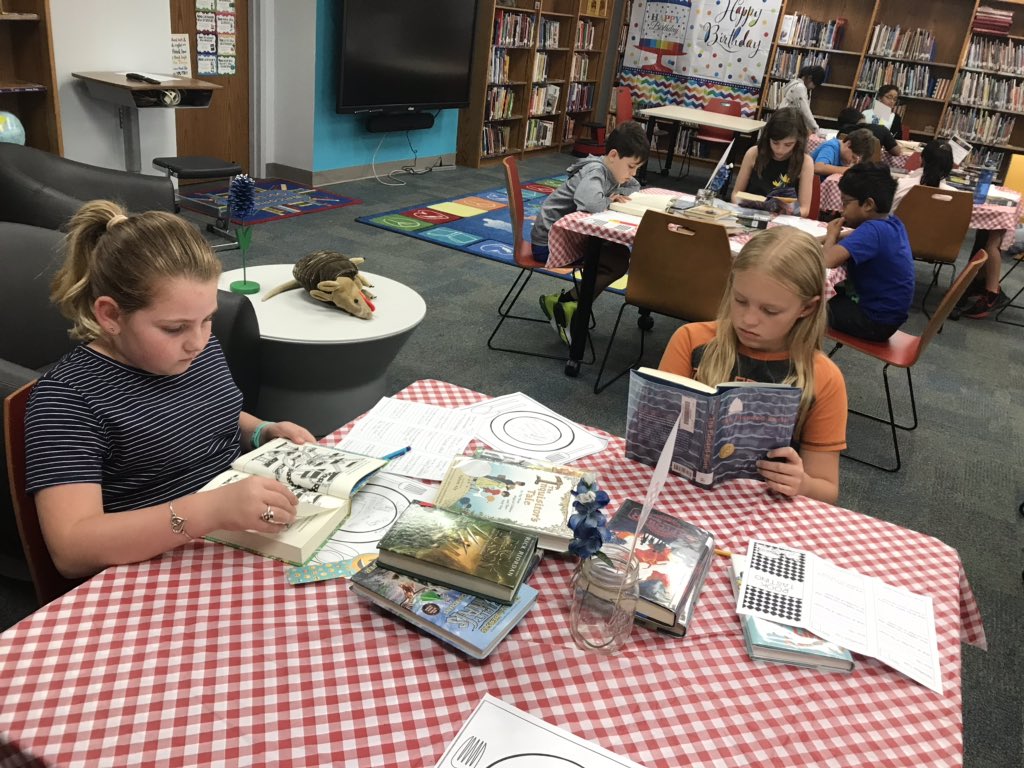 pinkssymank's tweet photo. Cafe a la Pinkerton! We are tasting our way through different genres! Great job 4th graders—— loving and finding new books! https://t.co/zeQUxAJrMq