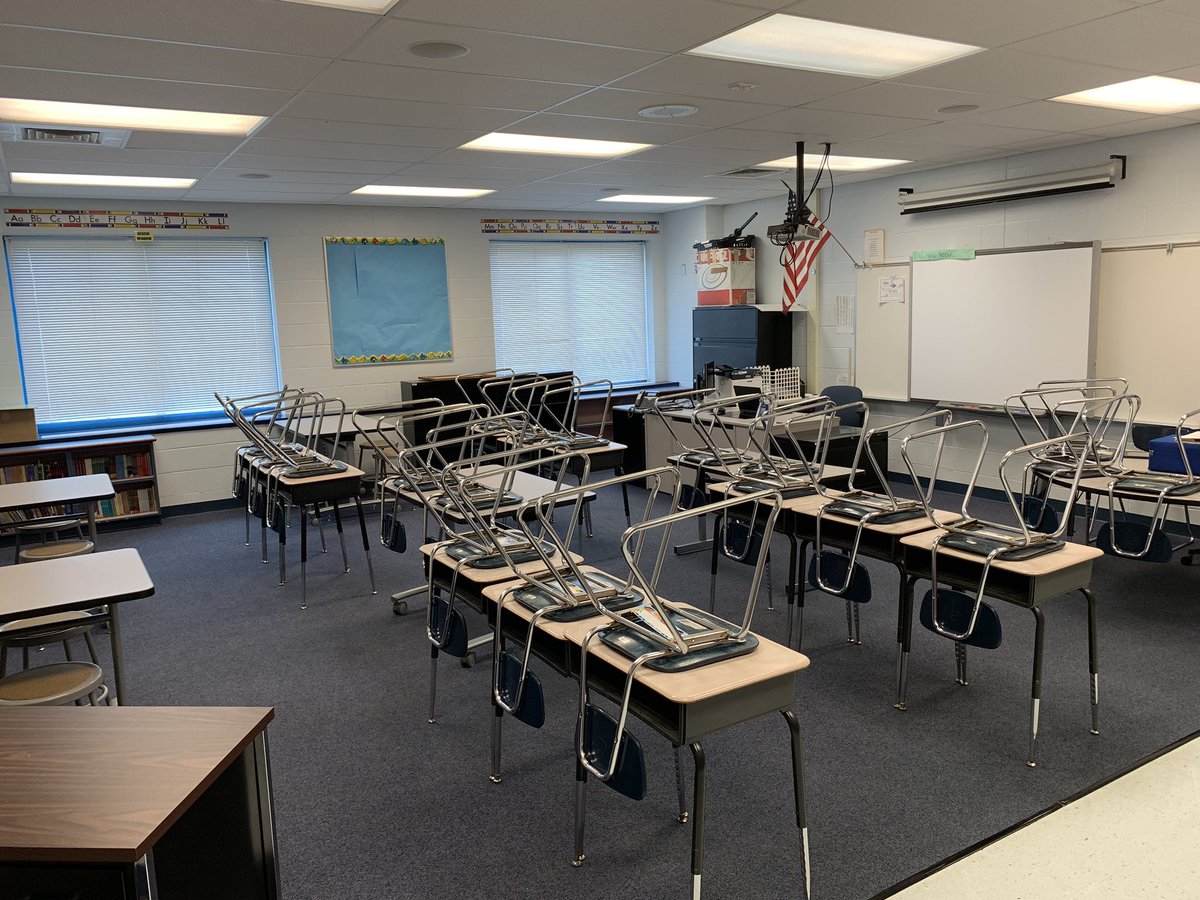 MrMetzMath's tweet photo. Looking forward to all my new adventures in this new classroom. #5thGrade #IRCSD https://t.co/YOd3uVPu2q