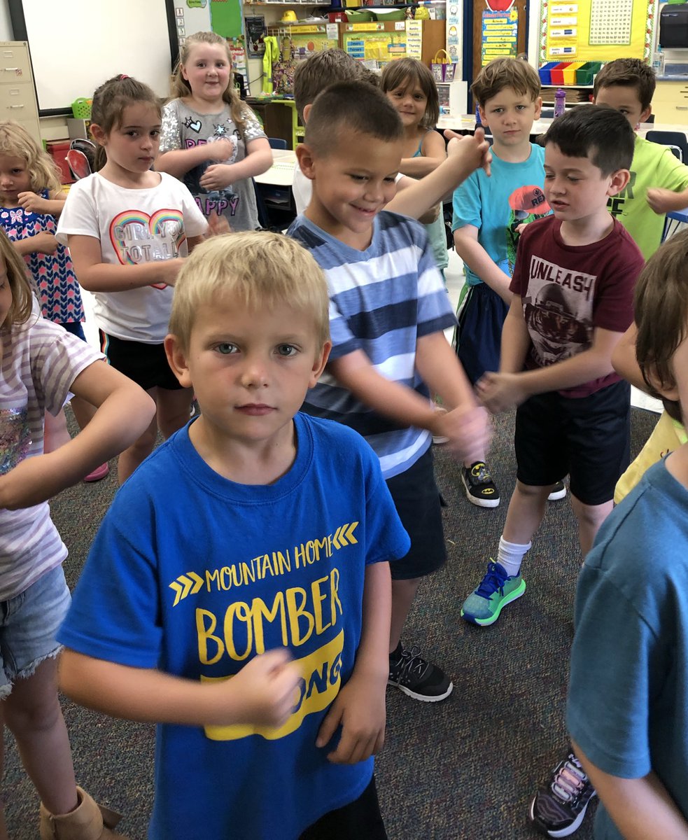 JennyGoings's tweet image. After reading our big book today, we discussed verbs! 📚 We showed off our acting skills by choosing some verbs to act out! 😉🤣 #lotsoflaughs #languageskill #WatchUsGrow