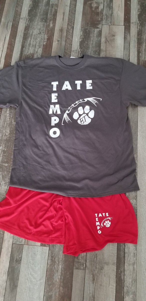 CoachJeffEssig's tweet photo. #BTFB19🏈 be sure to wear your #SpiritPacks🐯 for tomorrow's practice.
#RepThePaw🐾
#TateTempo4🐯 https://t.co/hsW9FSJDZs