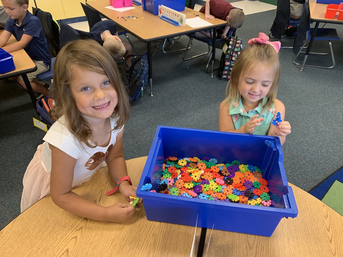 BurtonKinders's tweet photo. Making friends and exploring the first few days of school! It’s going to be a GREAT year in kindergarten!!  #kbkkinders https://t.co/a9myhJM9ib
