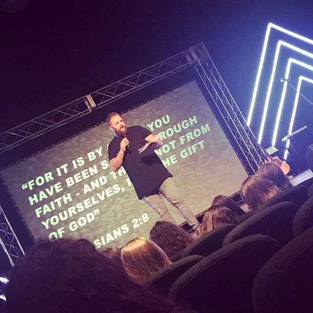 dwilson00's tweet image. Stacks on stacks on stacks of knowledge from this guy tonight. Grateful we got the opportunity to finally hear this guy speak. @matttbaker your a cool dude. #gracenotworks ift.tt/33RVSYS