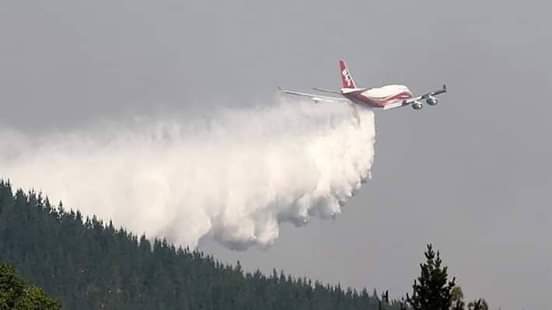 NoticieroGT's tweet photo. #Internacional Super tanque, así se llama el avión más grande del mundo que contrata el presidente Evo Morales para combatir el incendio en la amazonia, su capacidad es más de 75 mil litros. 🌏😍🙏 https://t.co/9ljjAALJd8