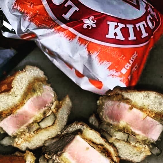 MaximumFeedback's tweet photo. About that new Popeyes Chicken Sandwiche. 🙌🙌🙌🙌🙌🙌🙌🙌🙌🙌 Just a reminder shit don’t change. Happy New Year. #Popeyes #NewChickenSandwich #PopeyesChickenSandwich Courtesy of Marc D’Andre https://t.co/rmoEVUNWBO https://t.co/XHr7pU43Yi