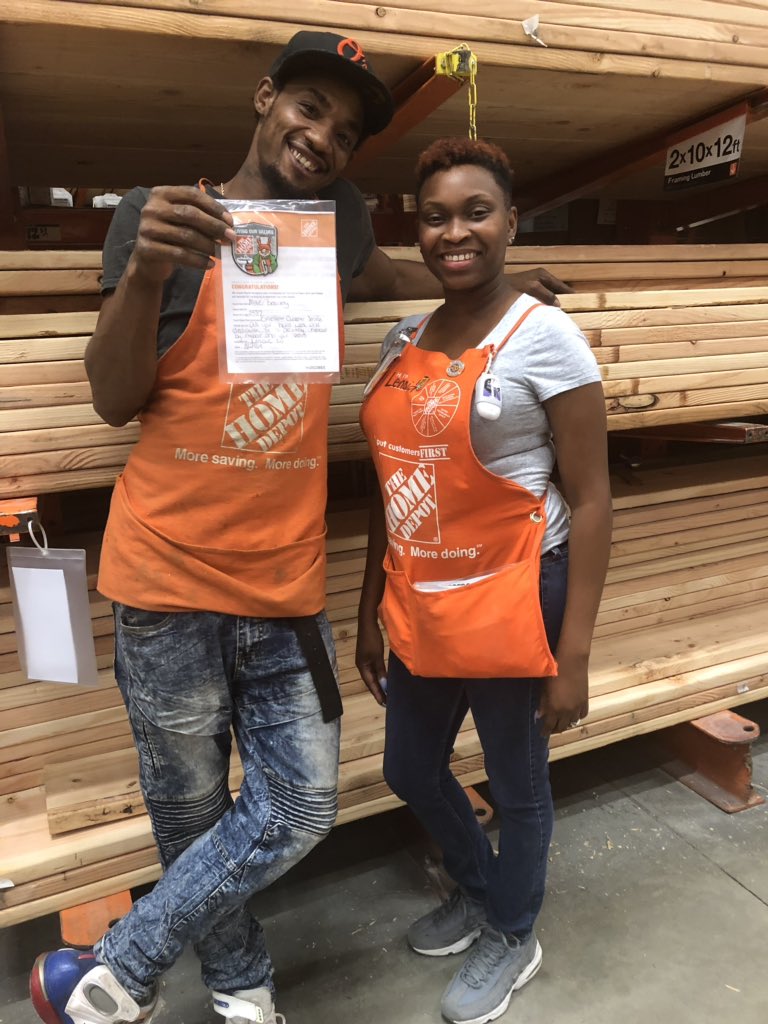 kfarrare's tweet image. Recognizing our amazing OFA Mike for all of his hard work since coming onboard with us at #thering 👏🏾 🌟 @LenaiaW @FerdGonzalez01 #mikeisawesome @BrendanSm2587