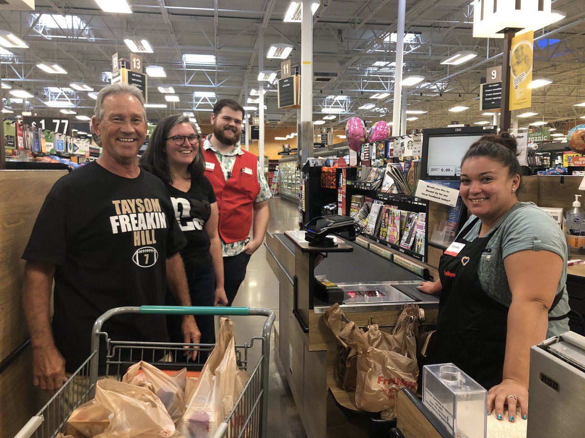 MsEmilyLiner's tweet photo. For the first day of family vacation, we made a pilgrimage to Pocatello, Idaho, hometown of Taysom Hill.

Yes, we wore @Saints stuff to take a pic with the welcome sign. 

Then we met these two locals who claimed family connections (!)

Unfortunately we also saw a Falcons fan 🤪 https://t.co/nFZvb1Fu96