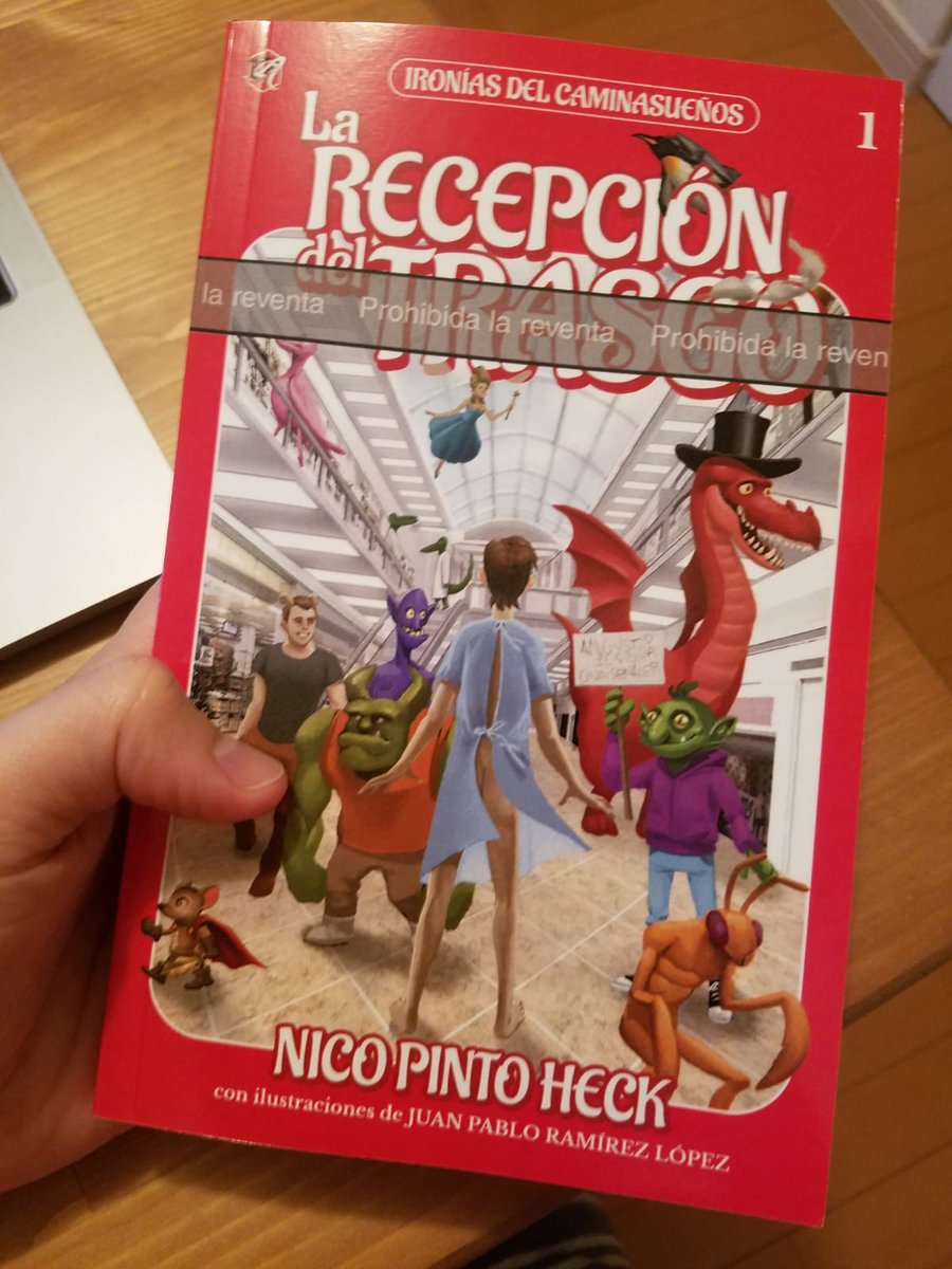 nicopintoheck's tweet photo. Llegó la prueba de impresión nomás, y quedó muy bien 🤩. No necesité modificarla por suerte.
Si estuviera en un videojuego, estaría subiendo de nivel en mis skills de scrivener para maquetar 😁.
#ProyectoBabel tiene nombre y es "Ironías del Caminasueños". Dejo algunas pics 😃. https://t.co/iiNYf2tULh