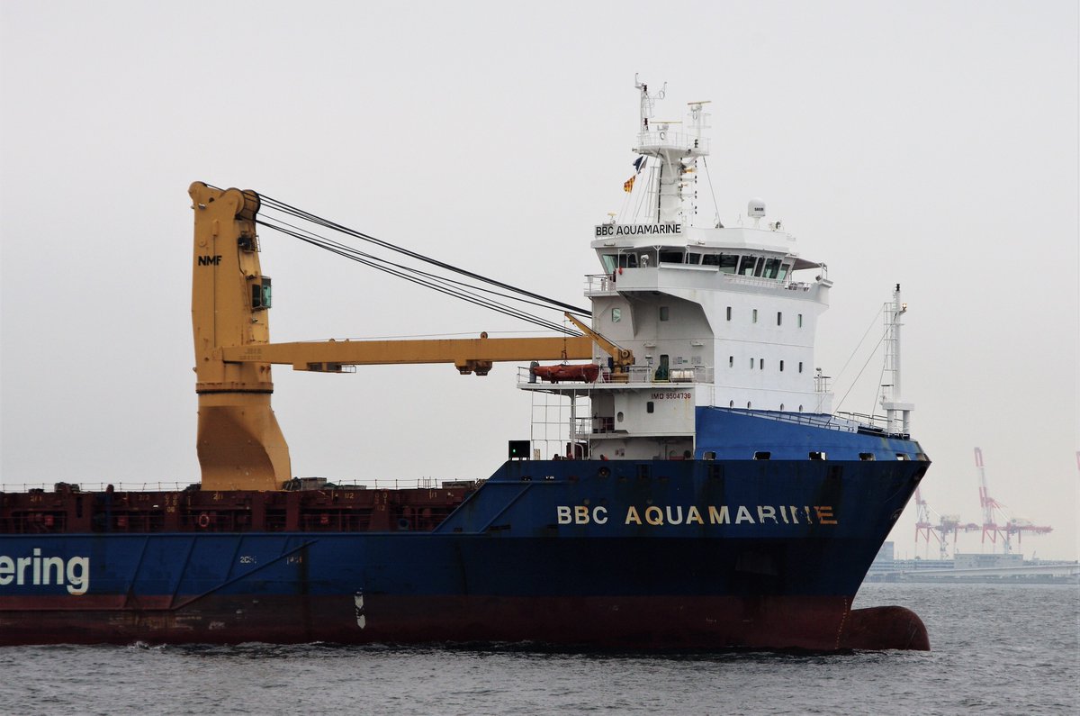 panamaru2's tweet photo. #BBC_AQUAMARINE #IMO9504736 #GENERAL_CARGO_SHIP GRT12,838t B-2012 arriving in Yokohama from Kobe
#BBC_Chartering 社が運航する #重量物運搬船 #BBC_AQUAMARINE が神戸より横浜航路に 甲板上はクリアで少し残念
#shipsinpics 22/08/19 https://t.co/ZxCefCbNjk