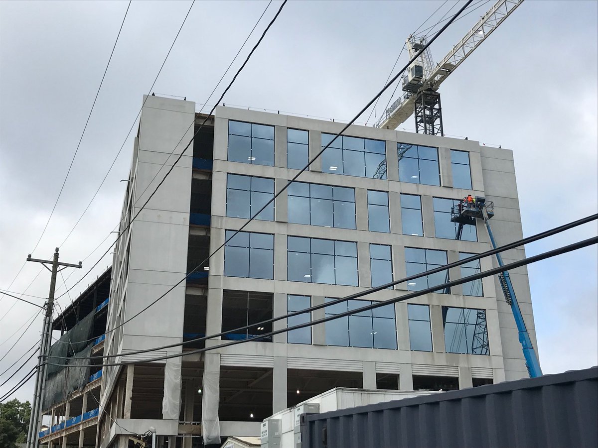 tomdraper1424's tweet photo. Momentous day celebrating the topping off of the new ⁦@AtriumHealth⁩ Sanger Heart &amp; Vascular Institute! Another year and we will be moving in! ⁦@garosemd⁩ https://t.co/3trGpYDZkU