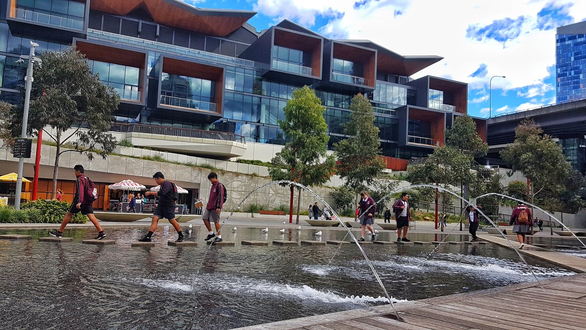 YouthFuturesUTS's tweet photo. Today #IMCSkyHigh students are the innovative architects of designing the future Sydney city.

Old vs young
History vs future design
Sustainability vs change
Building vs nature https://t.co/imLY4rEo2c