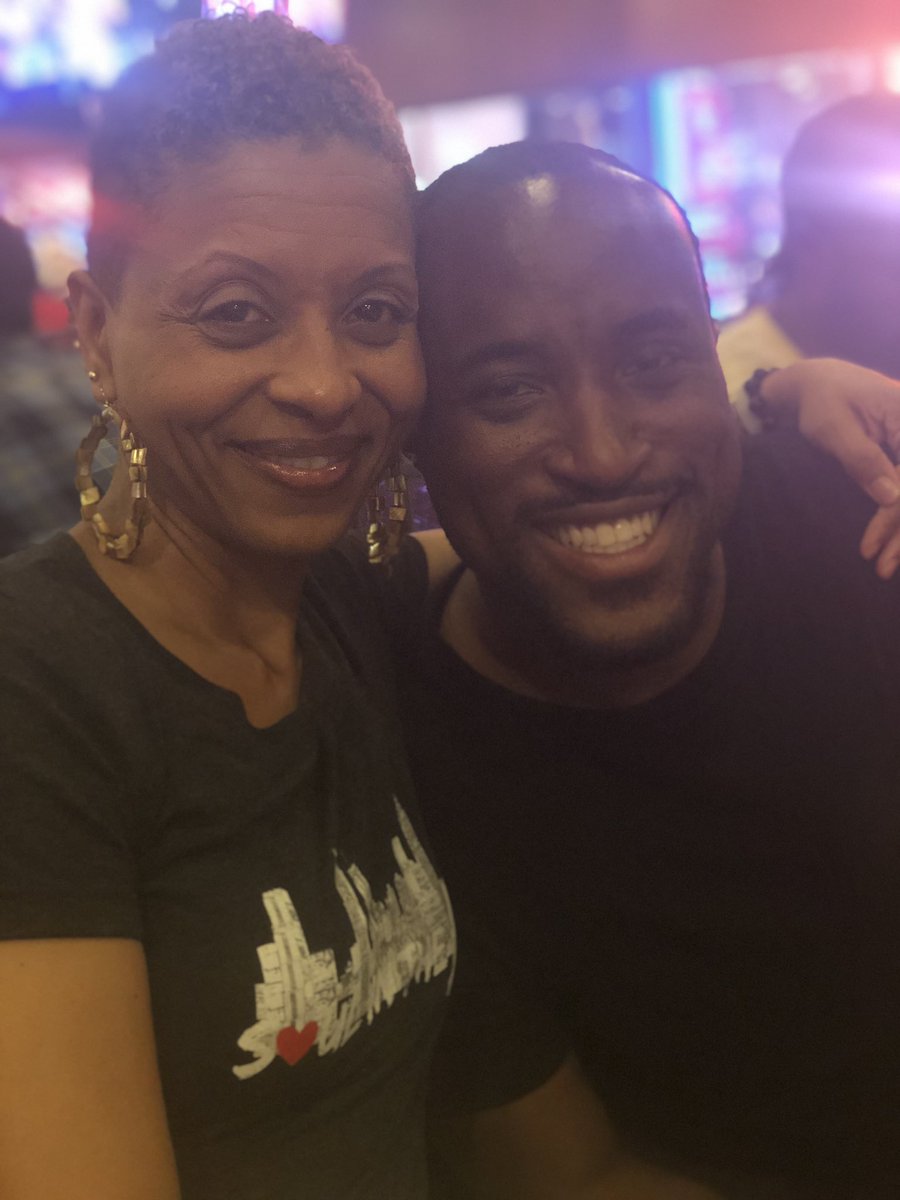 peachclay's tweet photo. #SoulInTheA moment with #atlien #musician @TyMcKinnie in #timesquarenyc @dallasbbq 🍸Check out his new EP #SoulSearching #atlantaeverywhereigo #atlantatonyc #atlantamusicartist #nycmusicscene https://t.co/CA1b7gesvu