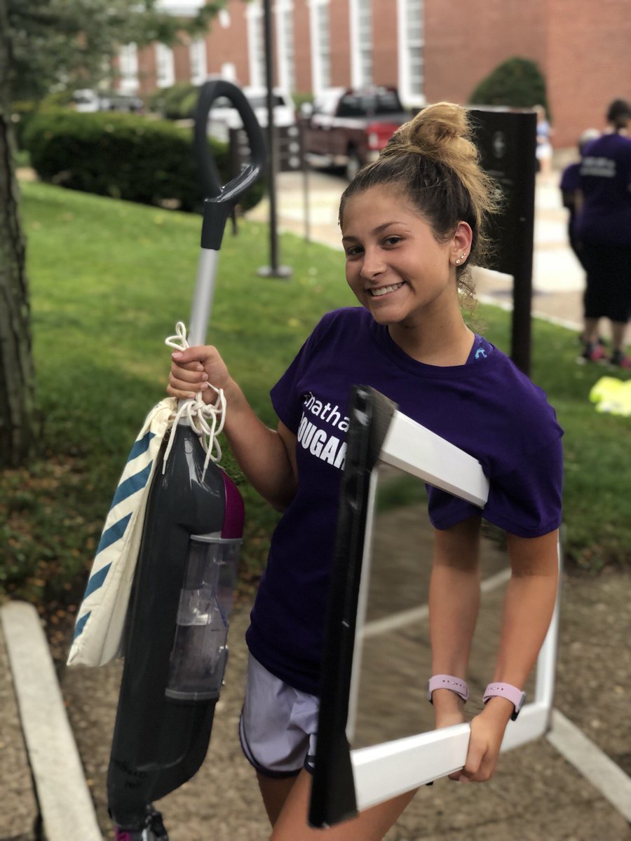 ChathamU_WSoc's tweet photo. 🐾Paws Off🐾 Our girls got their lift in this morning while helping out with Cougar Carriers! We were happy to help the first-years move into their home away from home for this upcoming school year! #chathamu #alltheboxes #pawsoffclawsoff @ChathamU https://t.co/xzjZbvArfv
