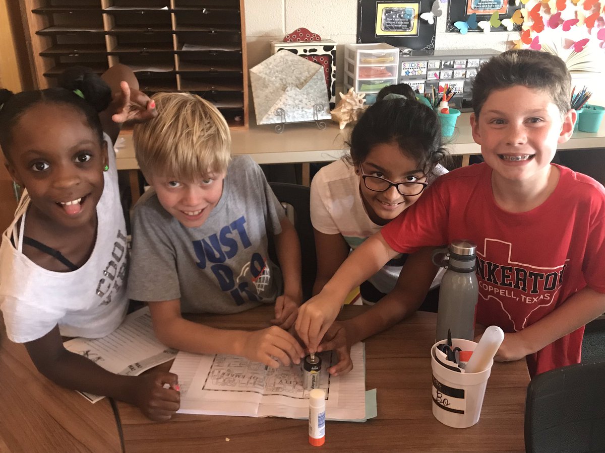 pinkssymank's tweet photo. Started our new read aloud The City of Ember and then put to the test—-can a light bulb light up@with one battery and one wire?? Scientists at work here! Think like a Scientist! https://t.co/v6V9SBAjkZ