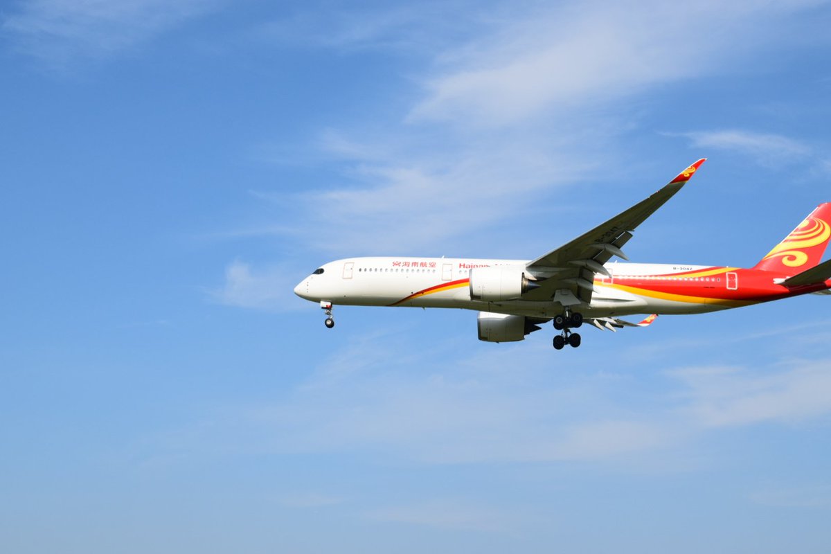 gta12138's tweet photo. ZBAA，HAINAN AIRLINE A350-900 https://t.co/cpCKsdo0mr