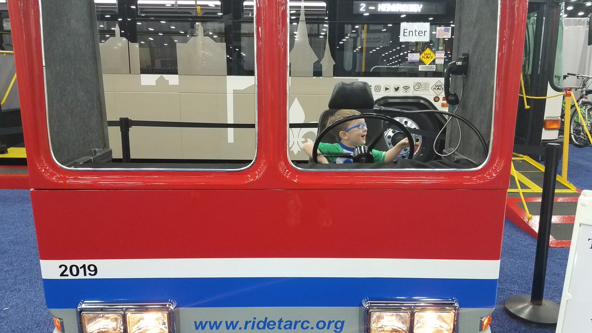 MommaSharkdodo's tweet photo. @ridetarc 2019 KY State Fair Fun #TARC45 https://t.co/dSS2lELxT8