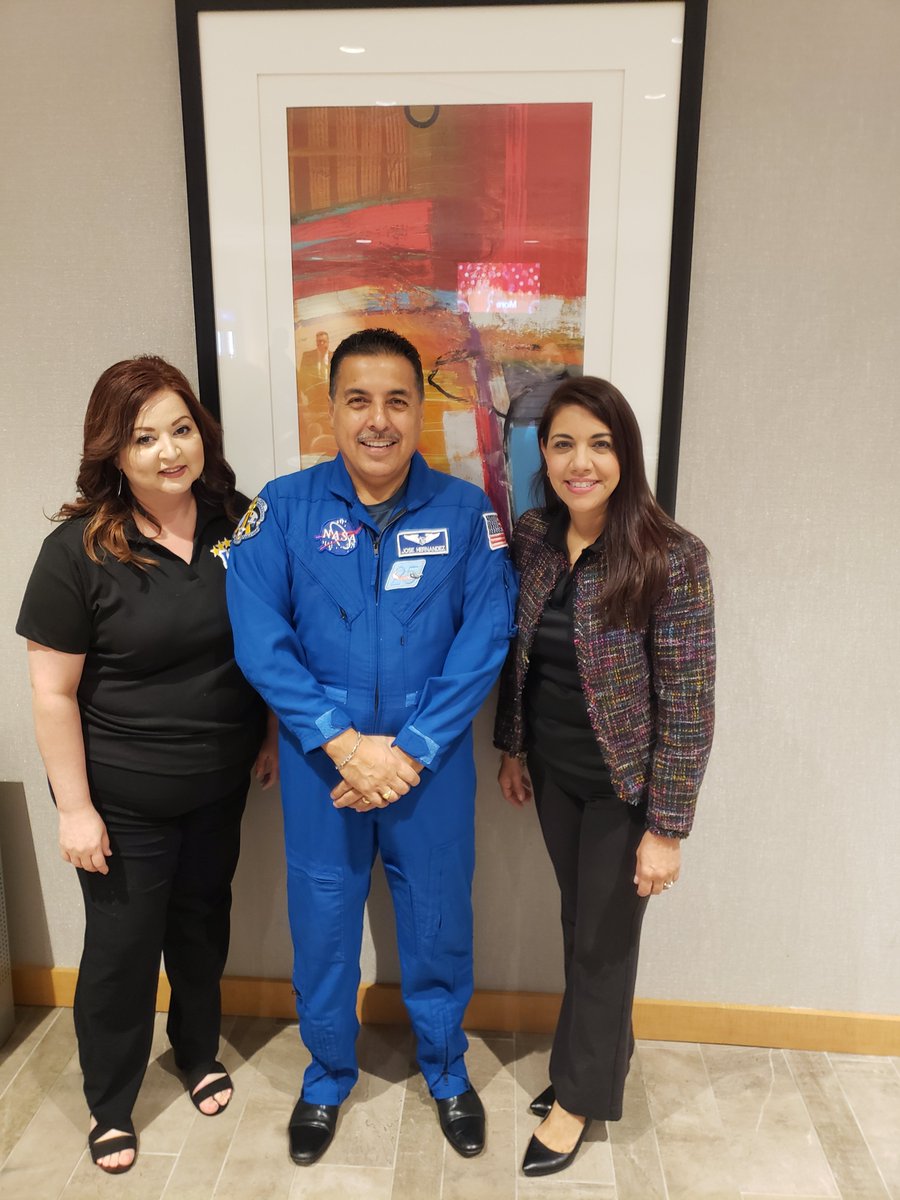 a_navarro25's tweet photo. So proud to be a part of the Lee family!! #collaboration #perserverance #letscelebrate #teacheroftheyear #6distinctions https://t.co/VZDOpgF13x