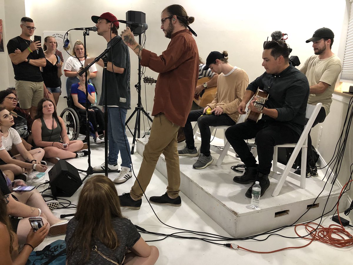 loganriley2's tweet photo. Had the best time tonight with our Old Friends @GrayscalePA It was nice to get to act Young and have fun with these dudes.....it’s always Just Right....👍🏻❤️😍😊 https://t.co/BaI0wzbNeW